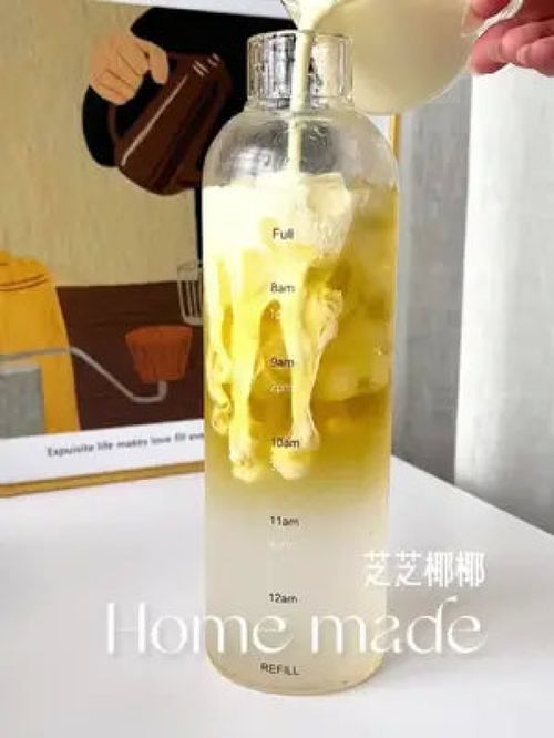 宅家復(fù)刻古苠芝芝椰椰 椰子的清甜夾雜著奶香 好好喝 vlog美食記 自制神仙飲品 夏日飲品